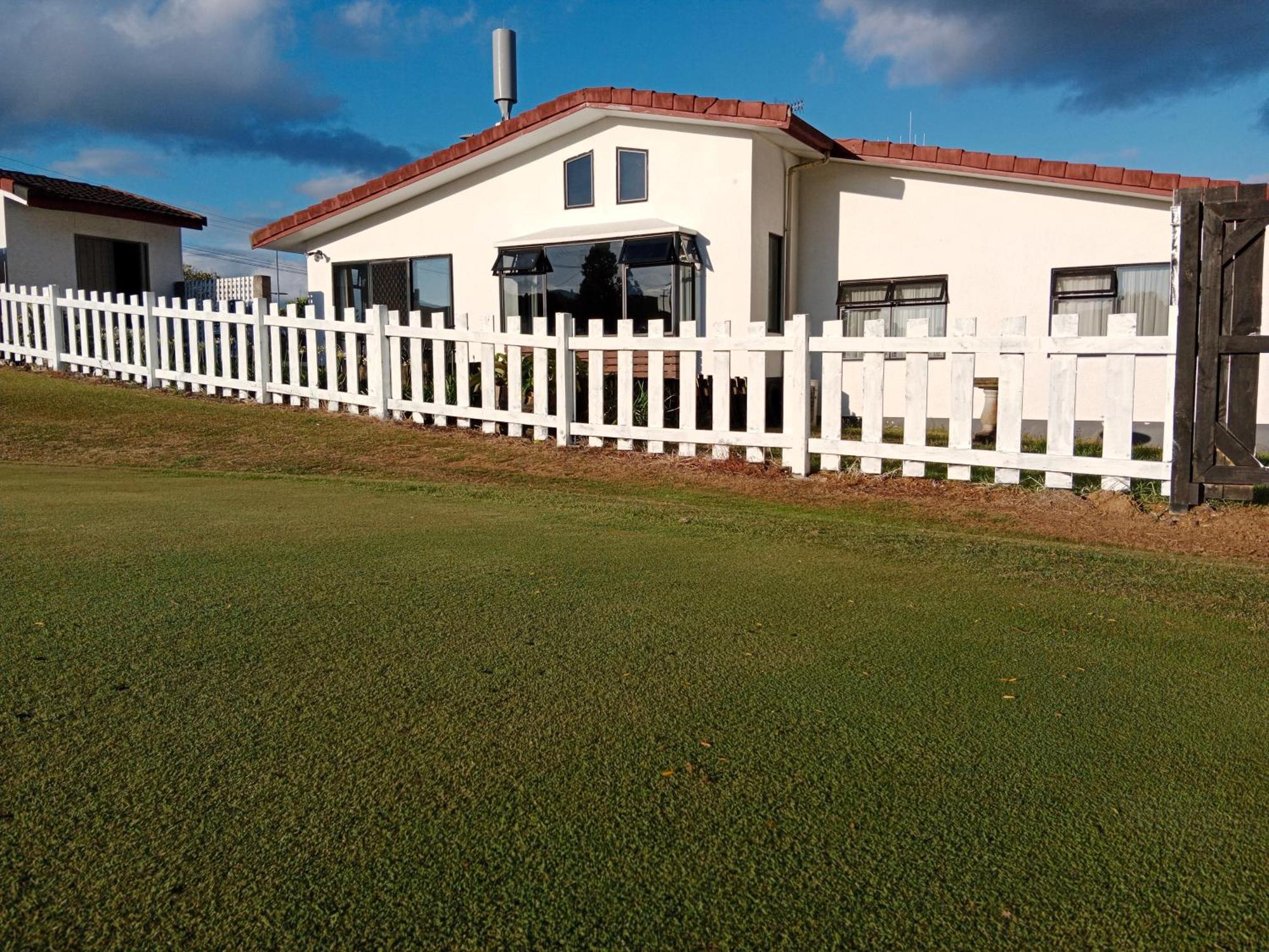 Newday Whangarei Bagian luar foto